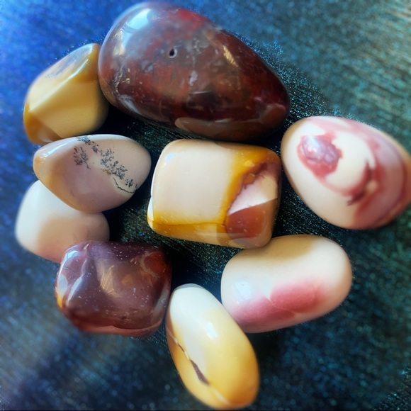 🔮 1 Tumbled Mookite Crystal - Picture 4 of 4